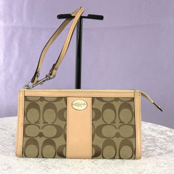 Coach Signature Canvas Wristlet / Clutch - Picture 1 of 6